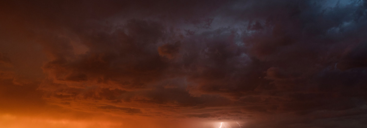 Photograph of a lighting strike by Sarai Saez Rogers